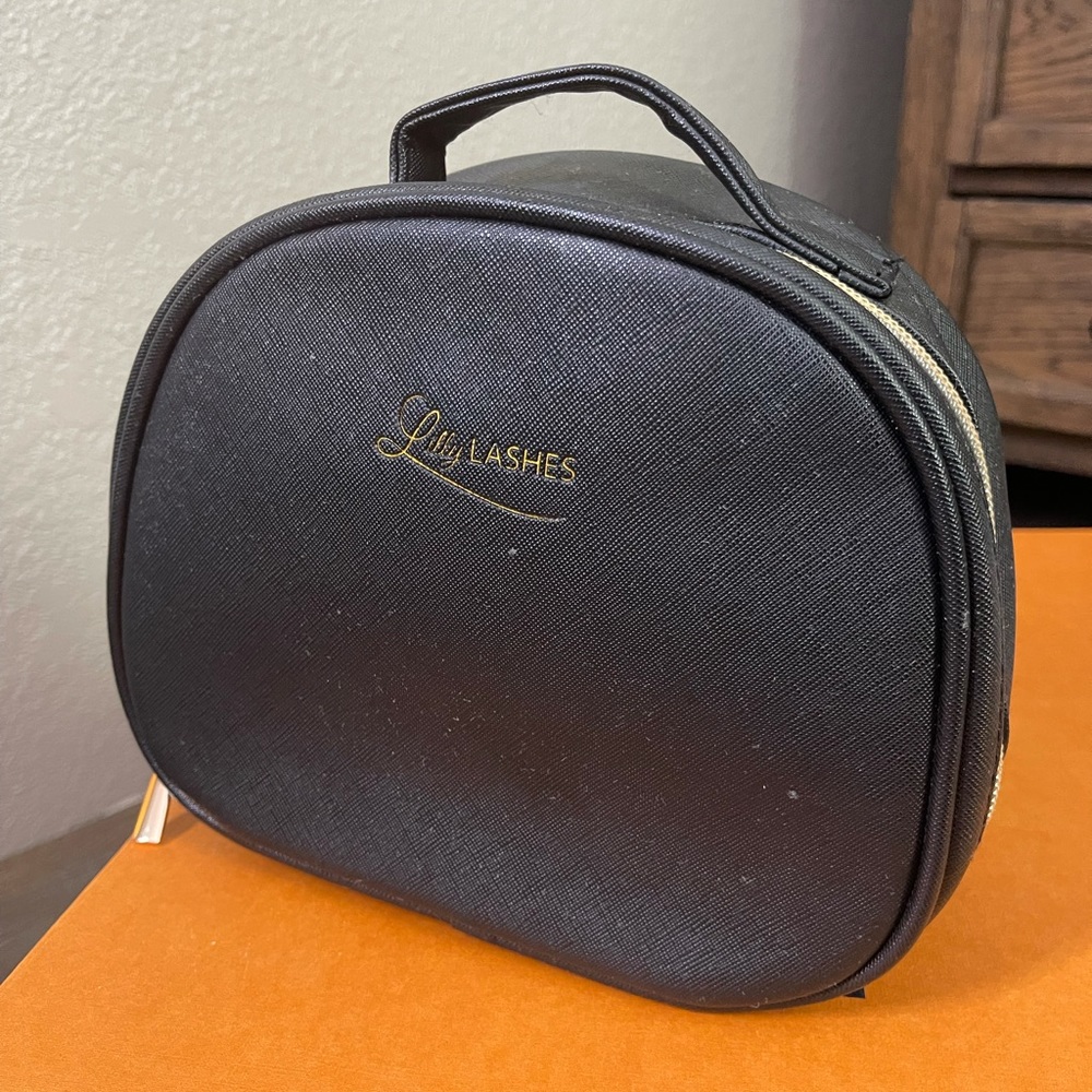 A Lilly Lash Bag!